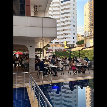 Mersin Fermir Otel havuz başı teras